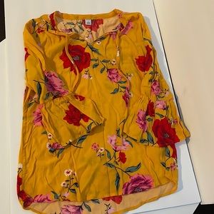 Old Navy flower shirt
